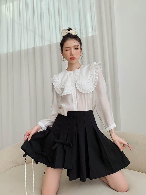 Black Pleated Skirt With Bow Detail Yuqi G I DLE